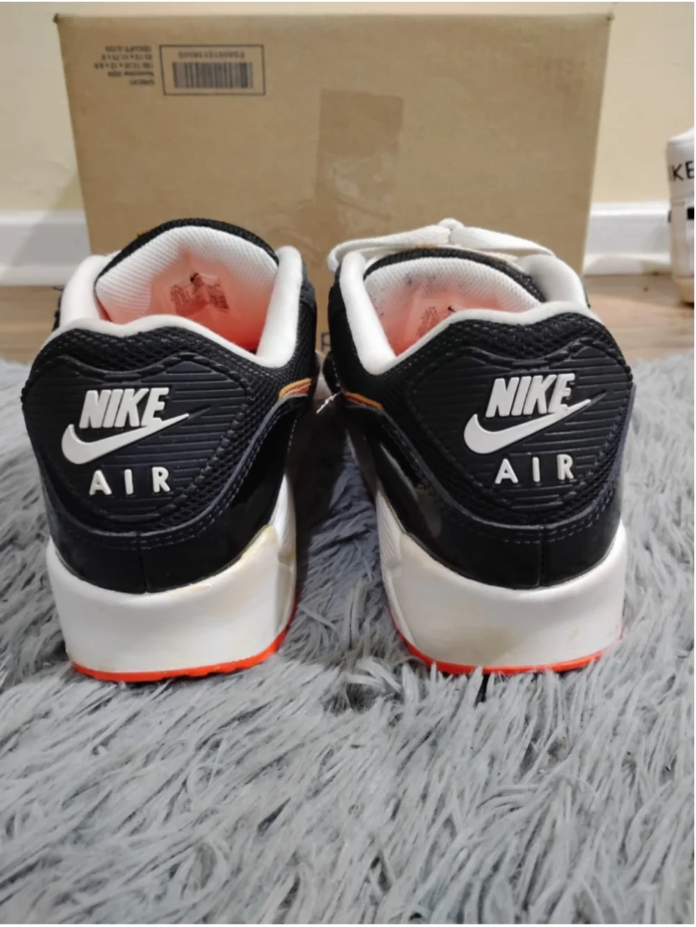 Nike Air Max 90 Football Swoosh Men Size 10.5 Black Orange Sneakers DJ5981-001